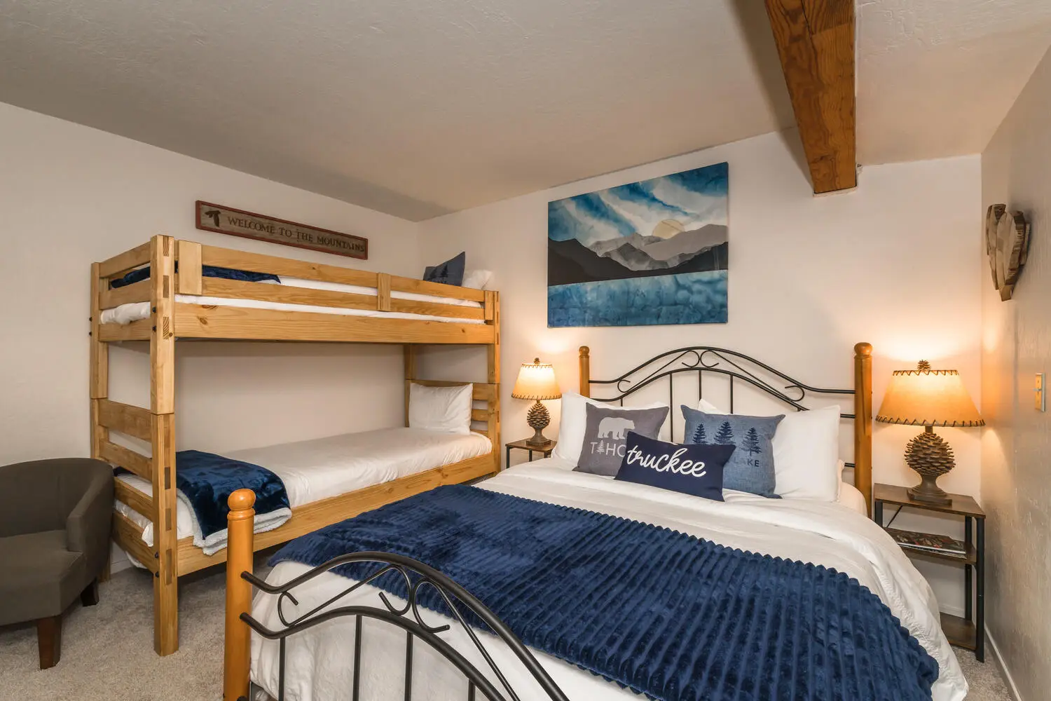 Deluxe Suite — queen bed and bunk