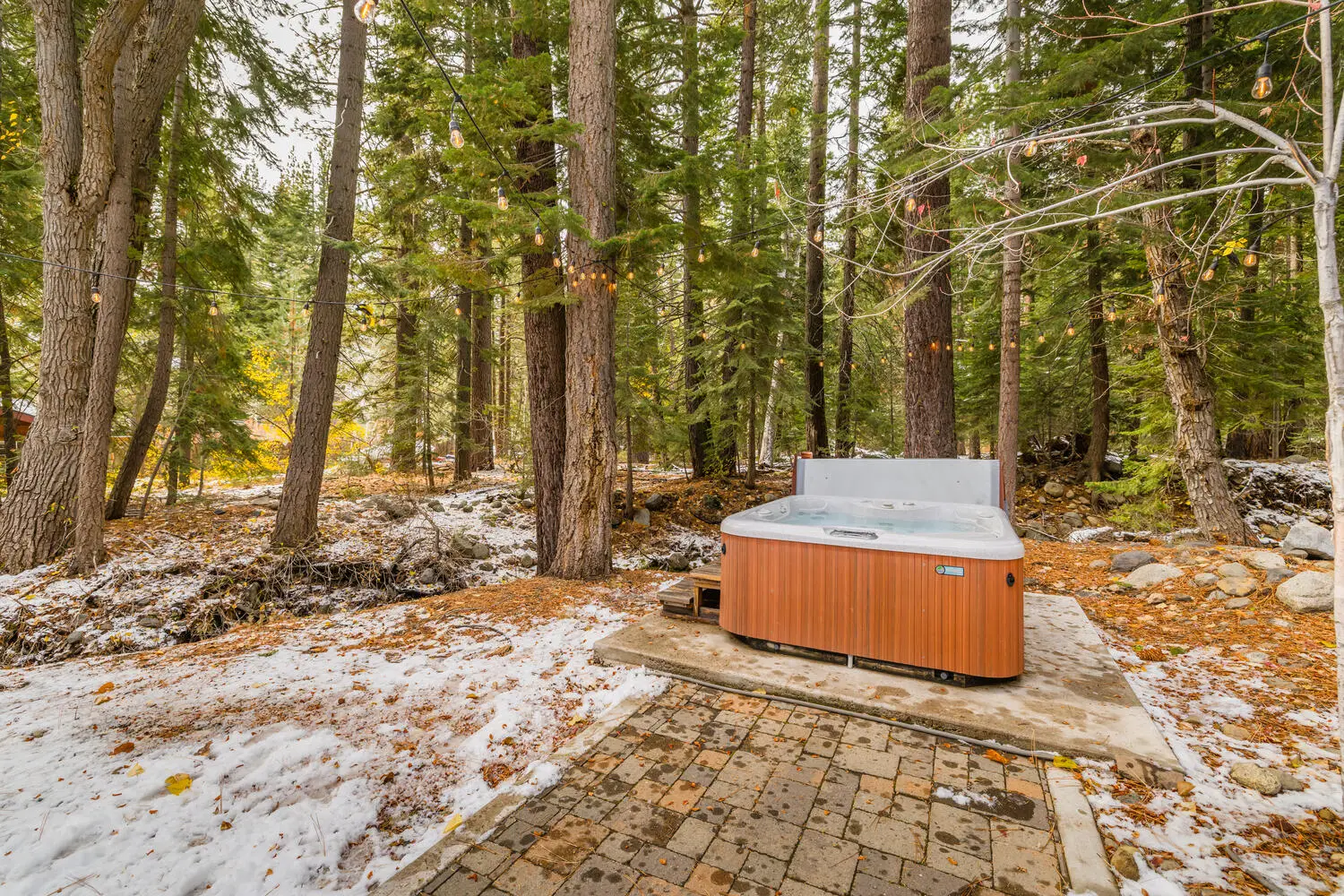 Hot tub under the pines